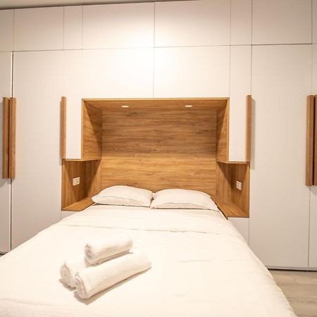 Piata Romana, Two Bedrooms Apartment Bucureşti Ngoại thất bức ảnh